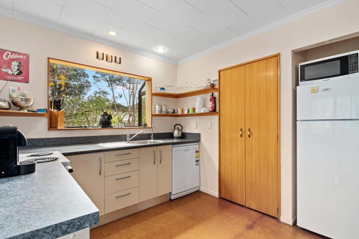 Waters Edge Golden Bay Villa Collingwood Exterior photo