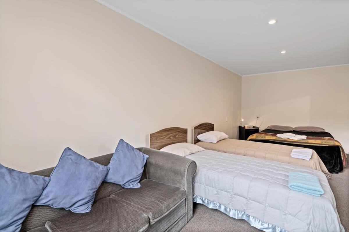 Waters Edge Golden Bay Villa Collingwood Exterior photo